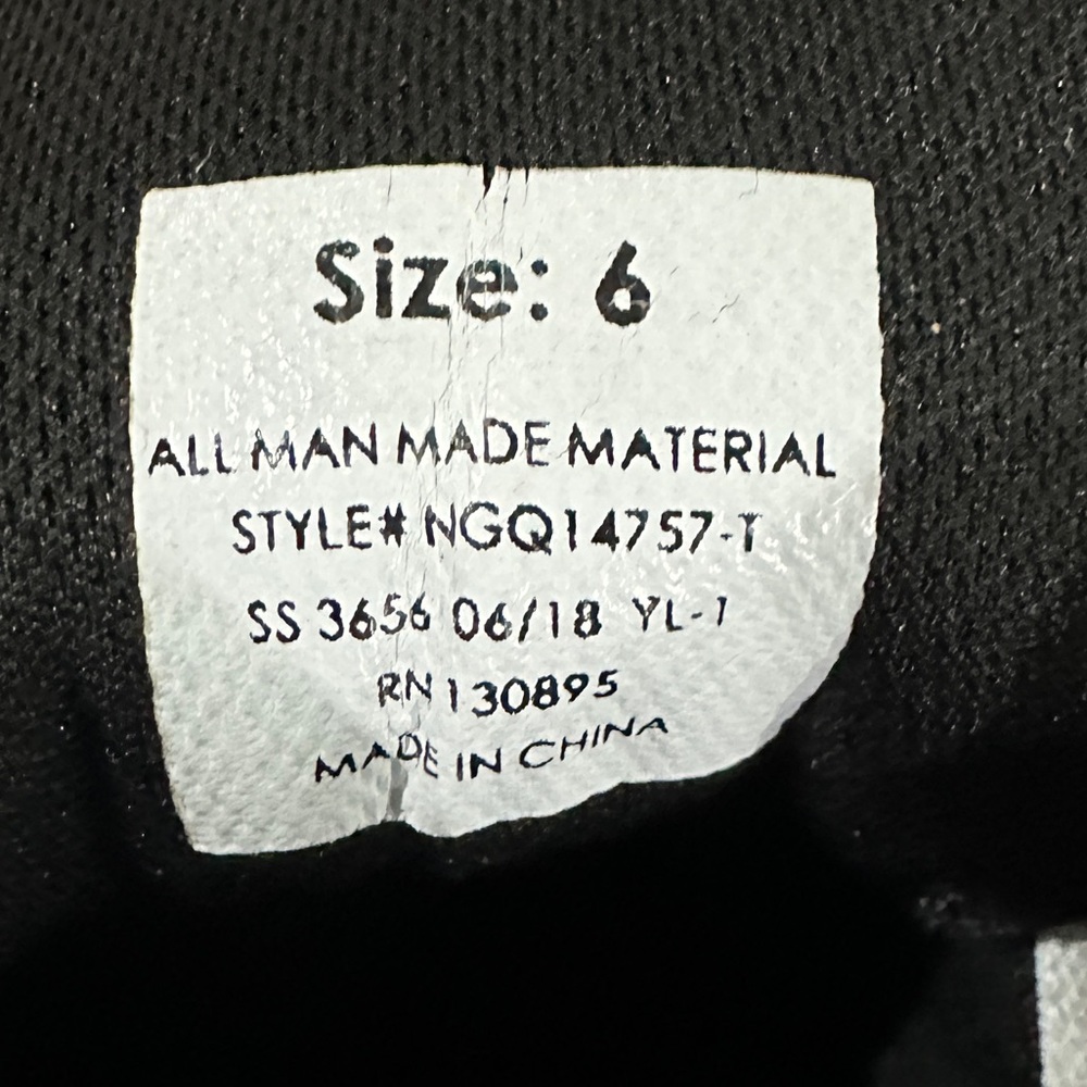 Adorable Baby Studded Hi Top Sneakers by Nicole Miller. Baby Size 6. - Picture 7 of 7